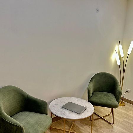Hotel Limon & Banquet Sector 29, Гургаон Екстериор снимка