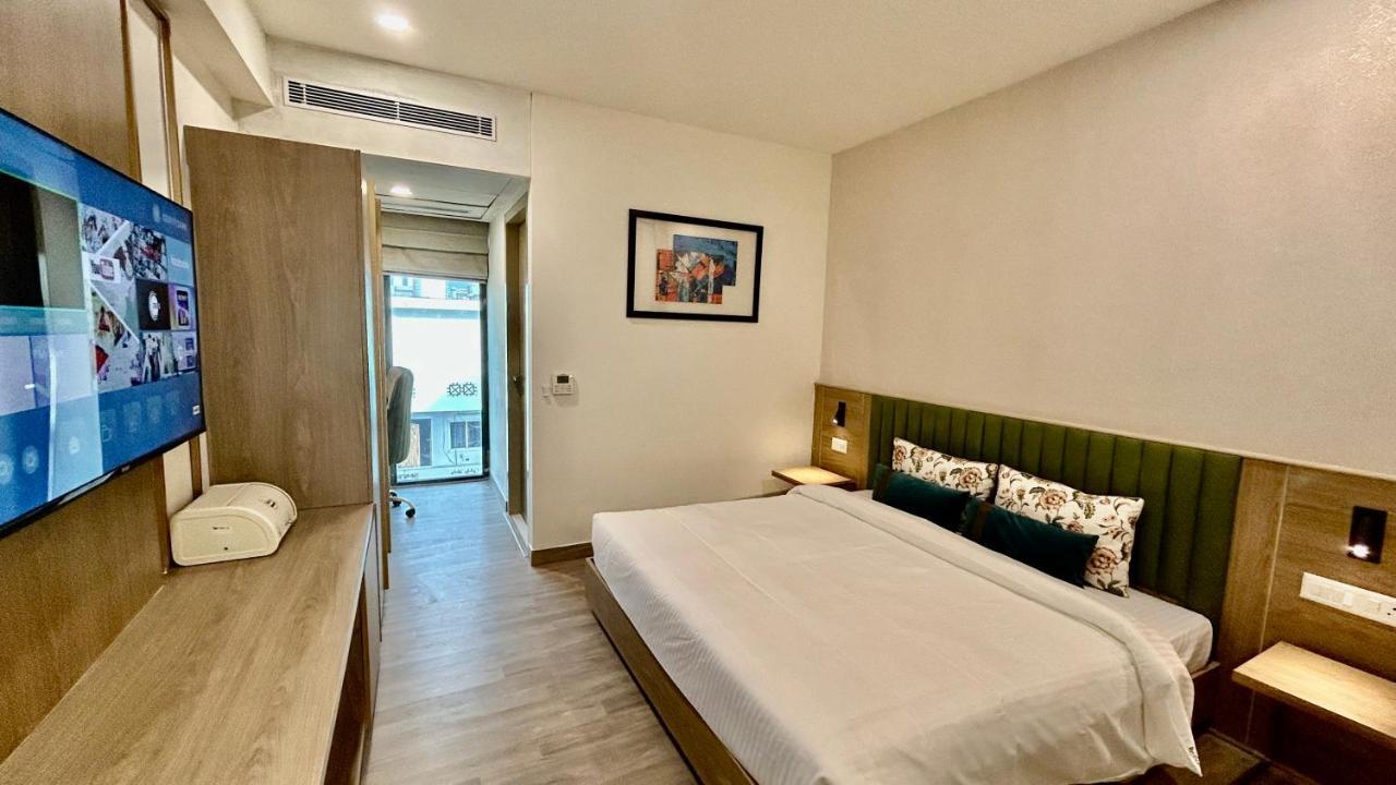 Hotel Limon & Banquet Sector 29, Гургаон Екстериор снимка