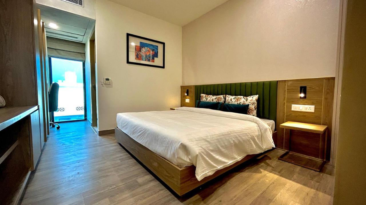 Hotel Limon & Banquet Sector 29, Гургаон Екстериор снимка