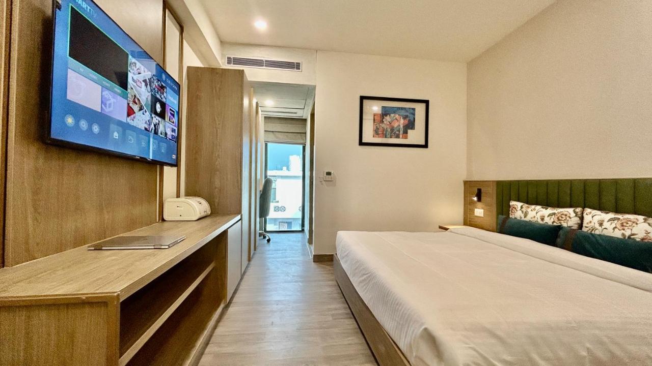 Hotel Limon & Banquet Sector 29, Гургаон Екстериор снимка