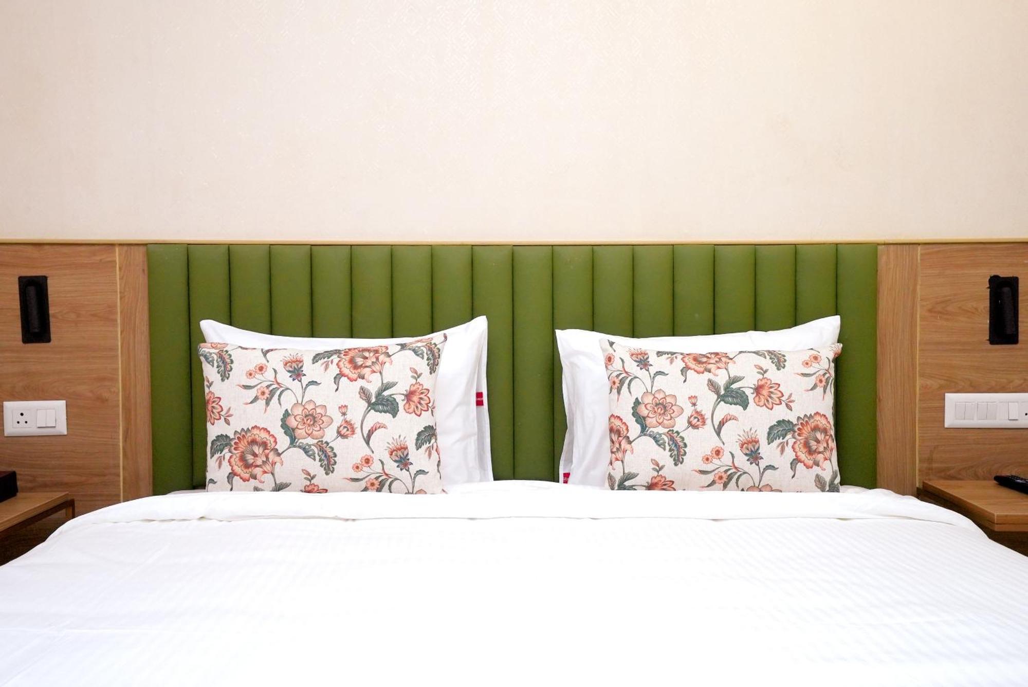 Hotel Limon & Banquet Sector 29, Гургаон Екстериор снимка