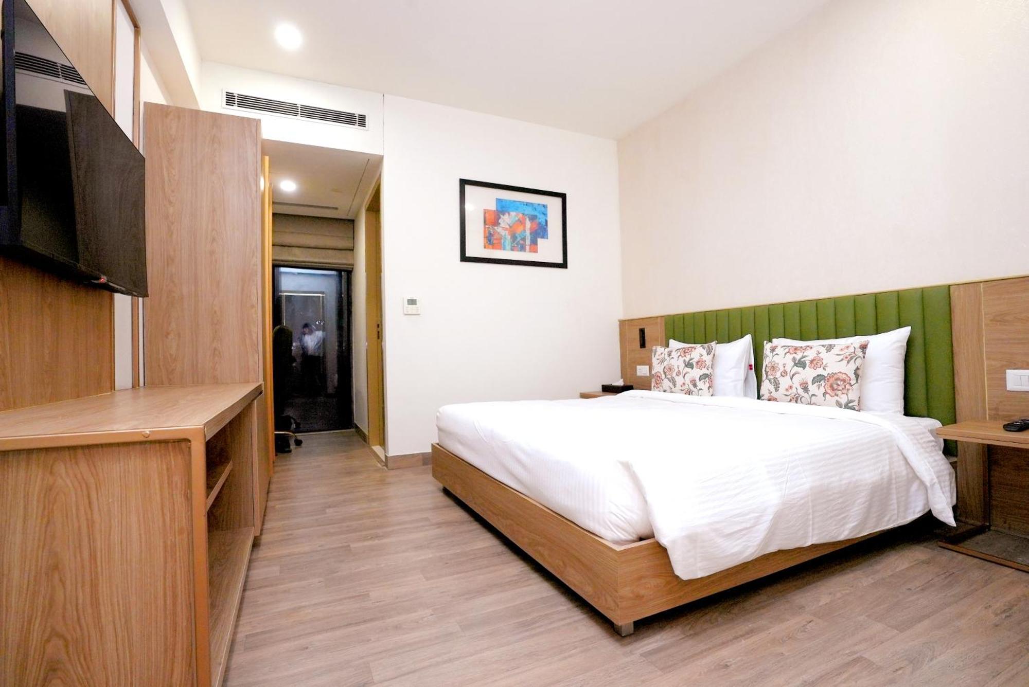 Hotel Limon & Banquet Sector 29, Гургаон Екстериор снимка