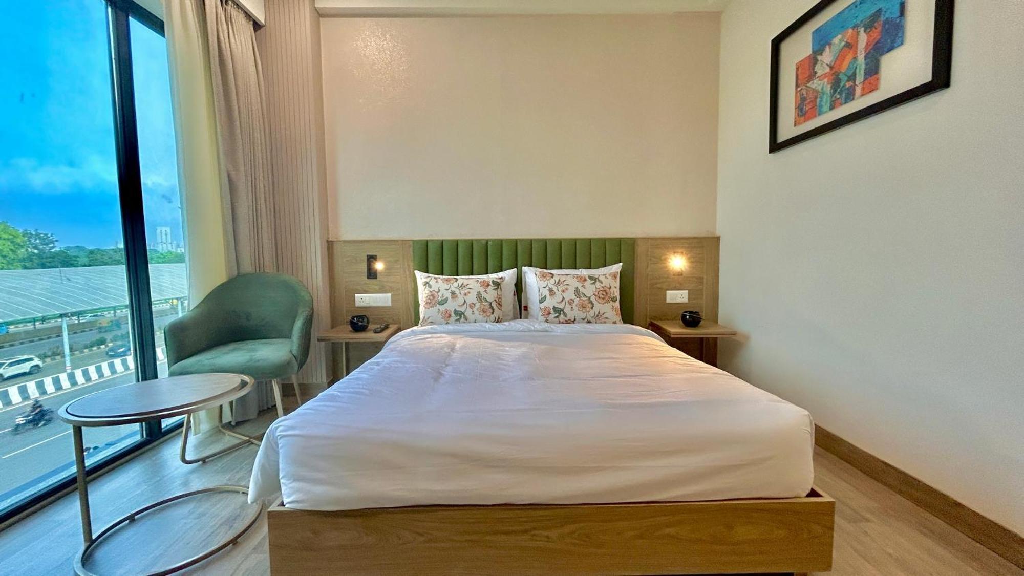 Hotel Limon & Banquet Sector 29, Гургаон Екстериор снимка
