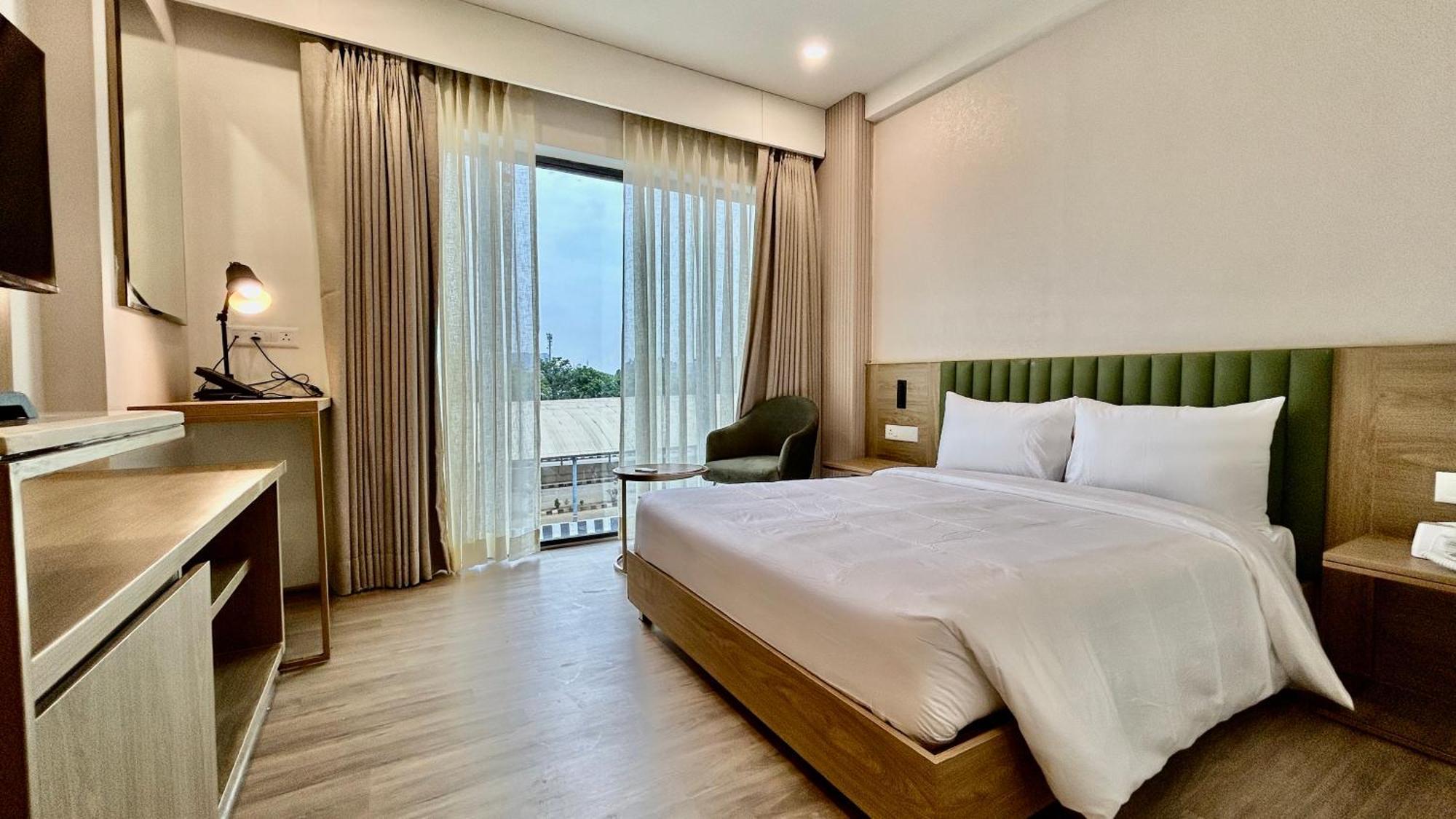 Hotel Limon & Banquet Sector 29, Гургаон Екстериор снимка