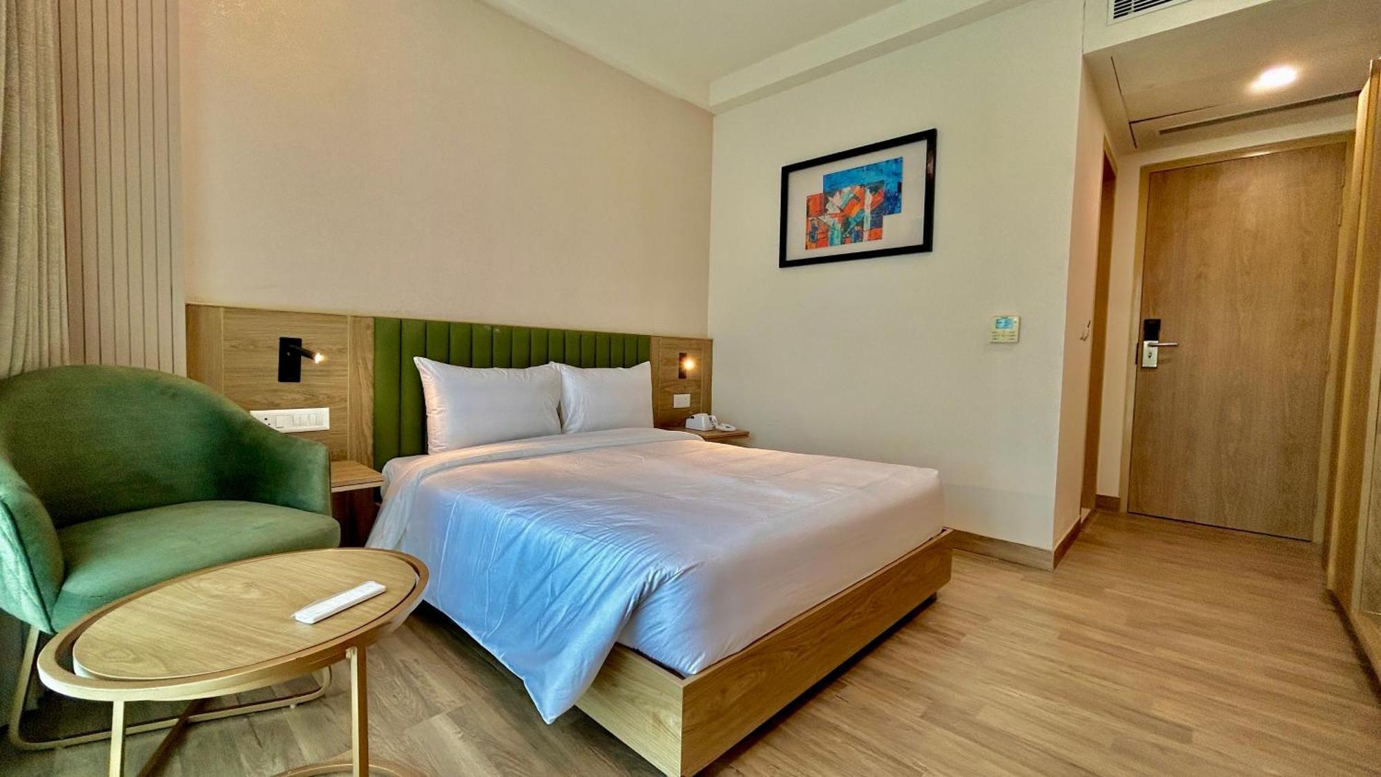 Hotel Limon & Banquet Sector 29, Гургаон Екстериор снимка