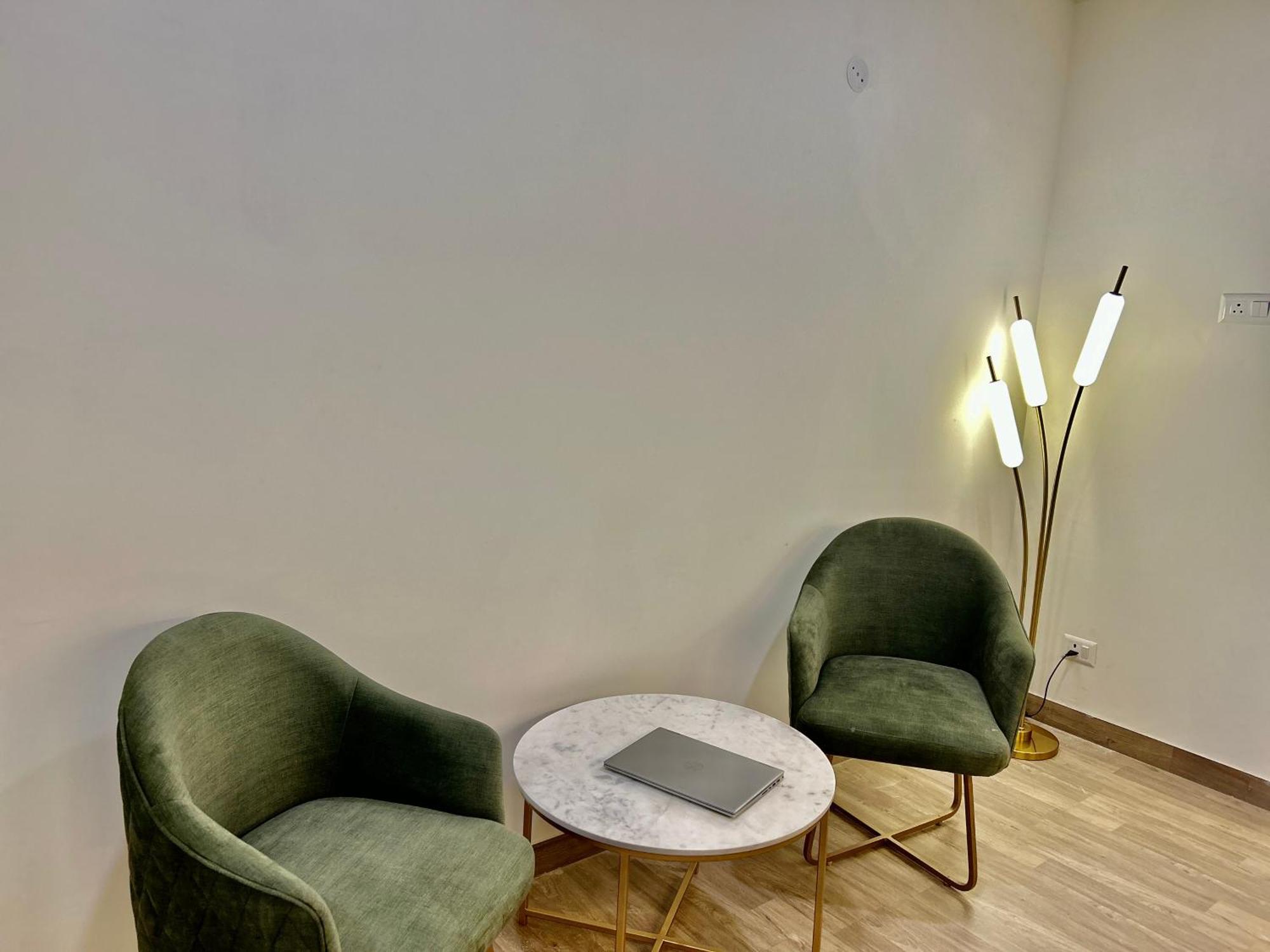 Hotel Limon & Banquet Sector 29, Гургаон Екстериор снимка