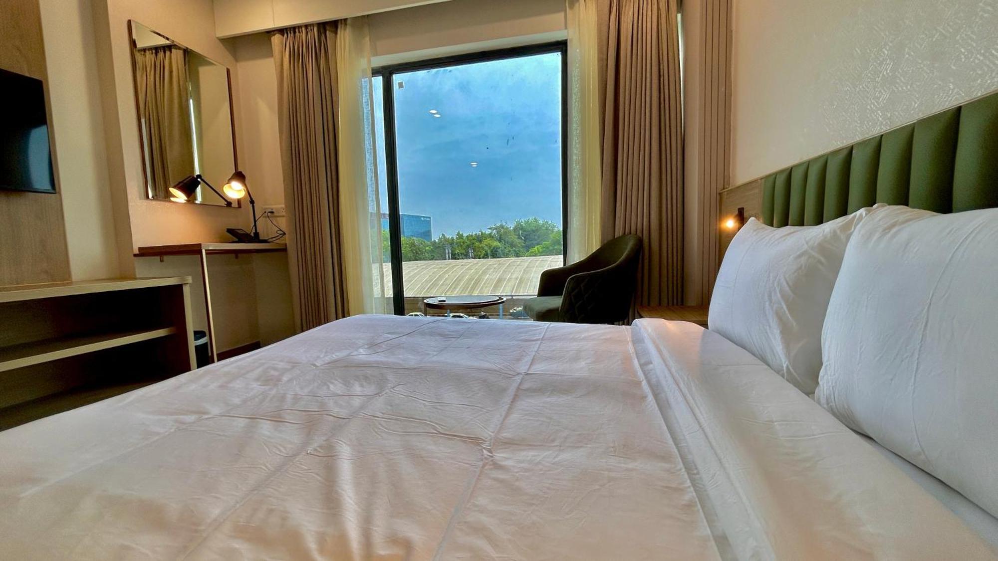 Hotel Limon & Banquet Sector 29, Гургаон Екстериор снимка