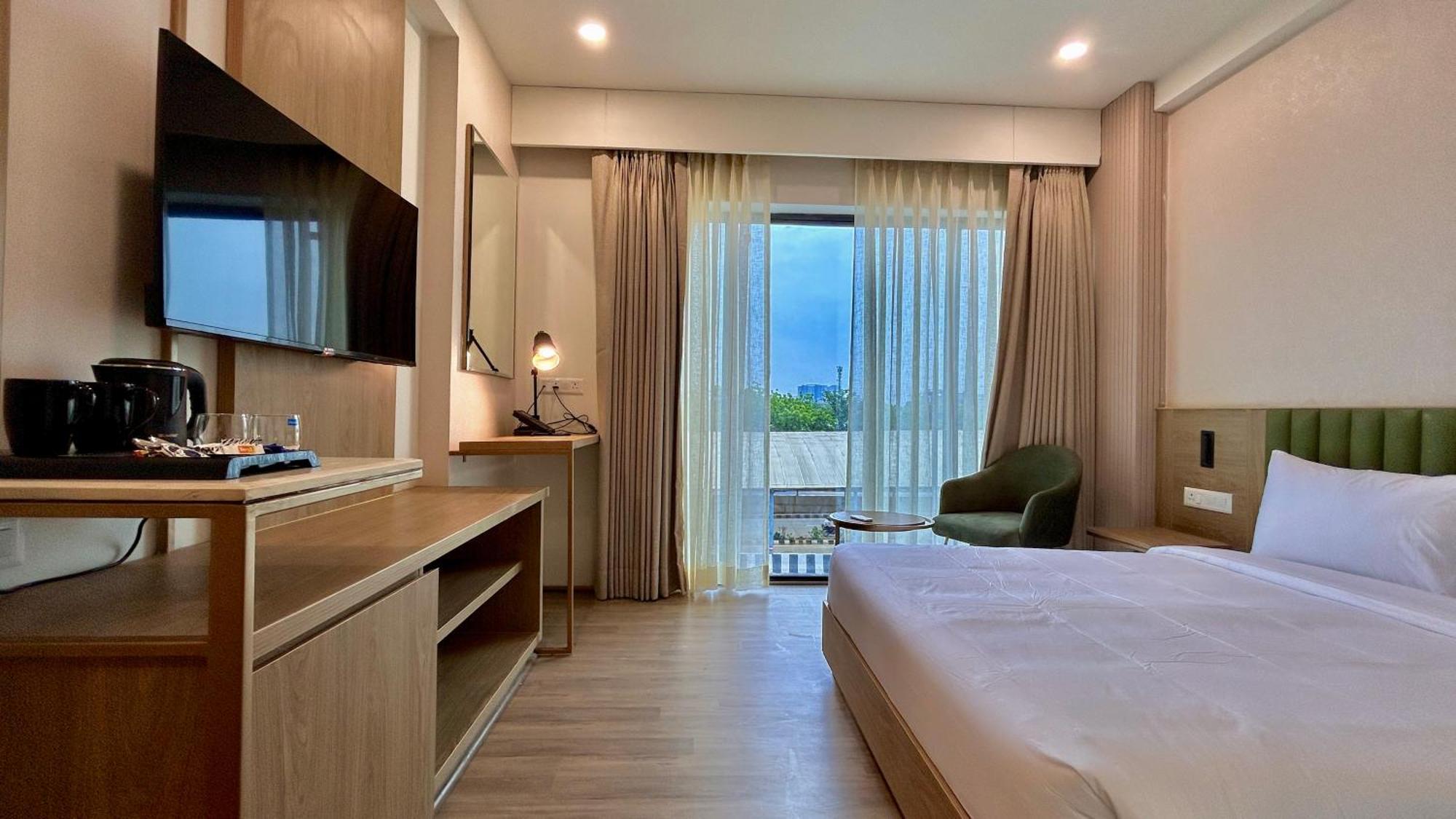 Hotel Limon & Banquet Sector 29, Гургаон Екстериор снимка