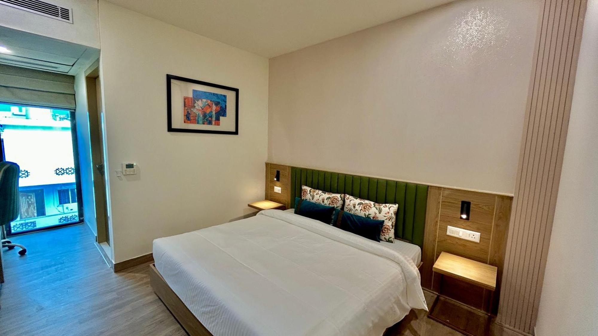 Hotel Limon & Banquet Sector 29, Гургаон Екстериор снимка